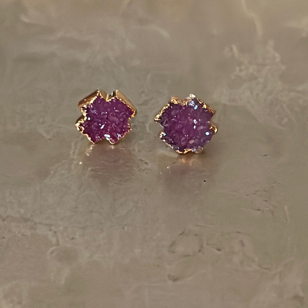 4/$24 Pair of druzy post earrings gold plated 1/4” gorgeous colors flower shape